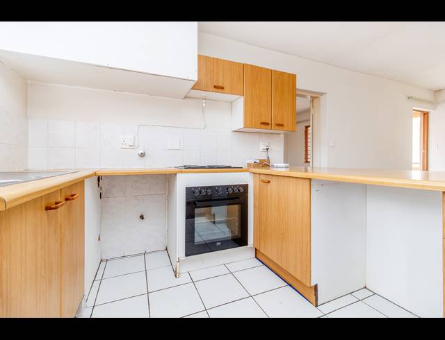 1 BEDROOM APARTMENT TO LET IN WELTEVREDEN PARK